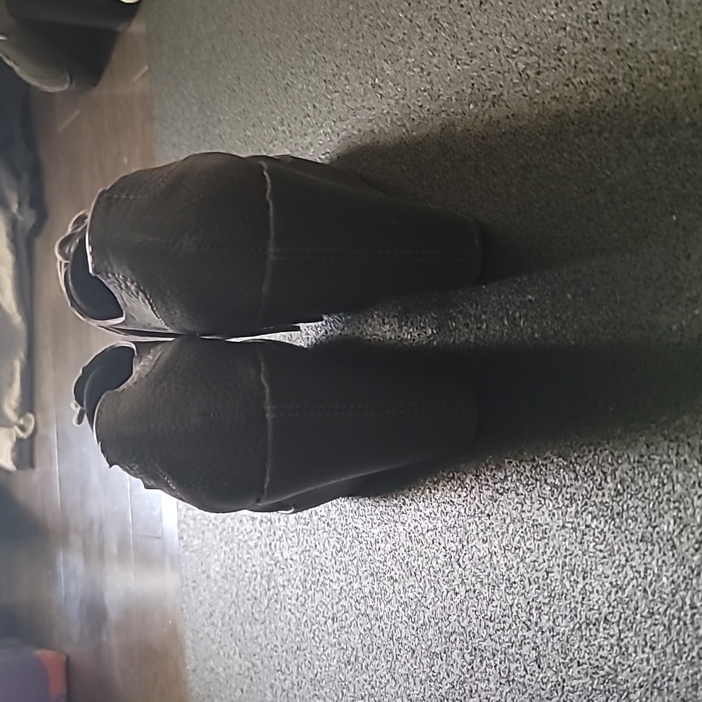 Shoes - Picture 3 of 3